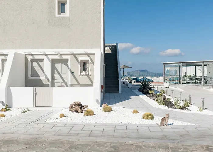 Caldera's Dolphin Μεγαλοχώρι