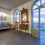 Apart-hotel Caldera's Dolphin Megalochori (Santorini)